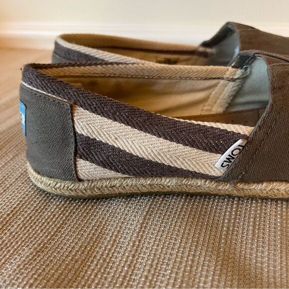TOMS Womens Classic, Grey, stripe, Slip-Ons University shoes, size 8.5 - Picture 3 of 15